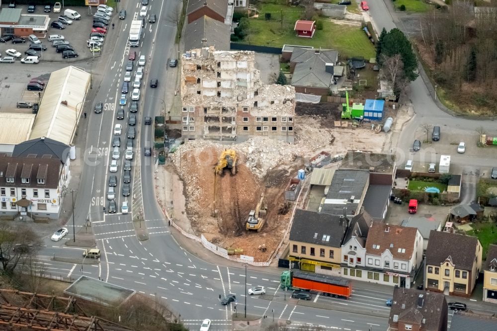 Hamm from the bird's eye view: Dismantling of high-rise buildings Schrottimmobilie Heessener Strasse corner Muensterstrasse in the district Hamm-Heessen in Hamm in the state North Rhine-Westphalia, Germany