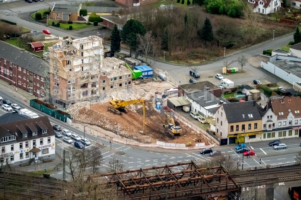 Hamm from above - Dismantling of high-rise buildings Schrottimmobilie Heessener Strasse corner Muensterstrasse in the district Hamm-Heessen in Hamm in the state North Rhine-Westphalia, Germany