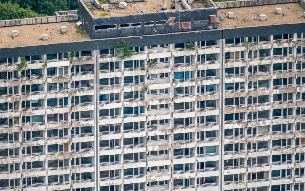 Aerial photograph Gladbeck - Dismantling of high-rise buildings on Schwechater Strasse in Gladbeck in the state North Rhine-Westphalia, Germany