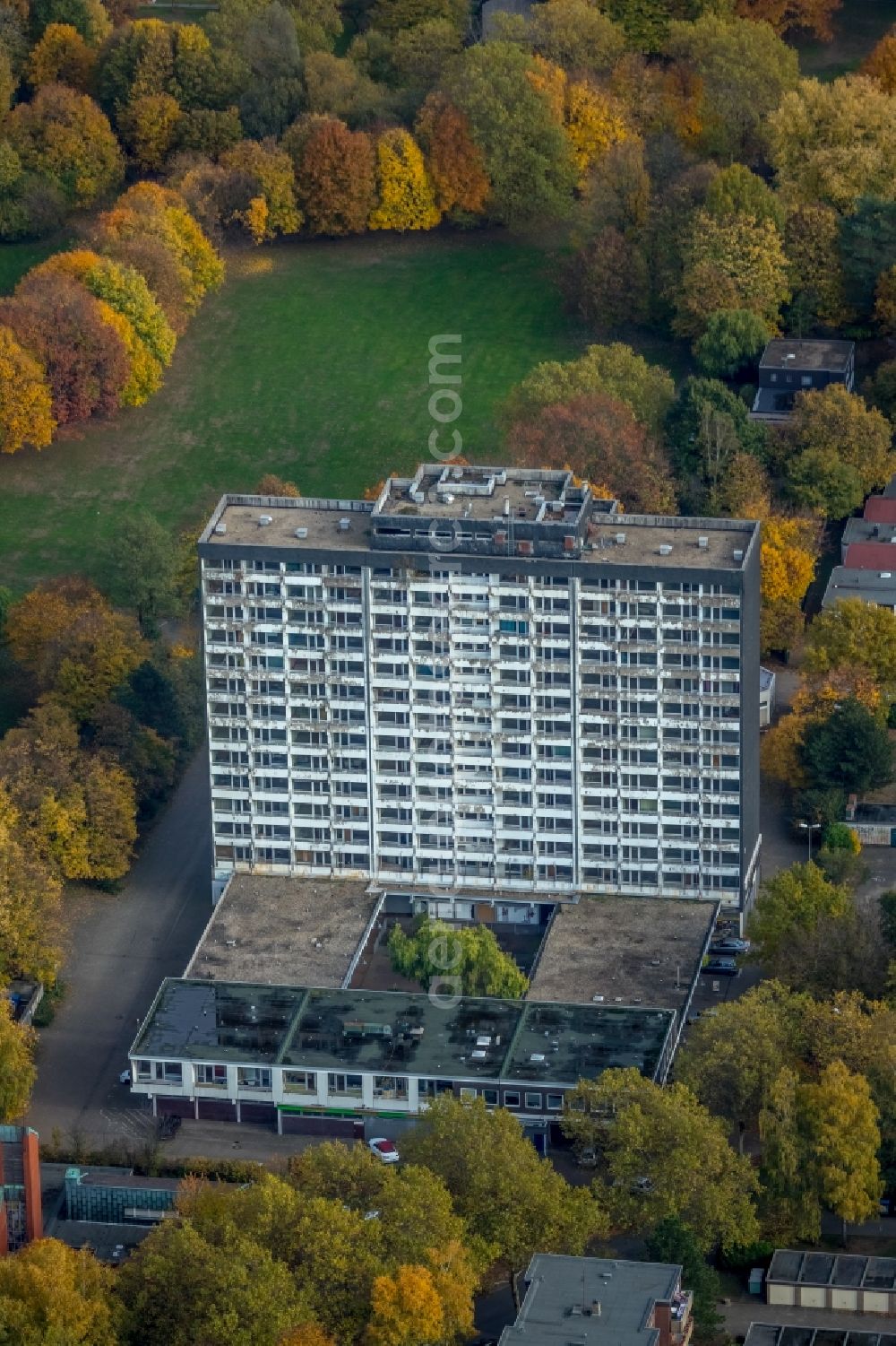 Gladbeck from above - Dismantling of high-rise buildings on Schwechater Strasse in Gladbeck in the state North Rhine-Westphalia, Germany