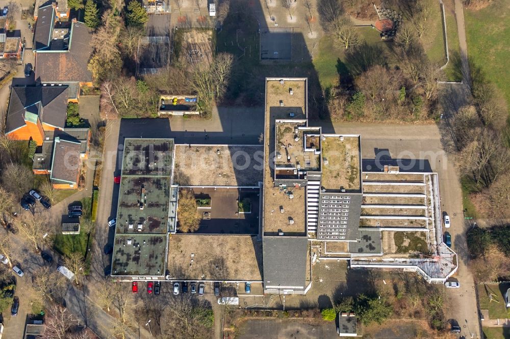 Gladbeck from the bird's eye view: Dismantling of high-rise buildings on Schwechater Strasse in Gladbeck in the state North Rhine-Westphalia, Germany