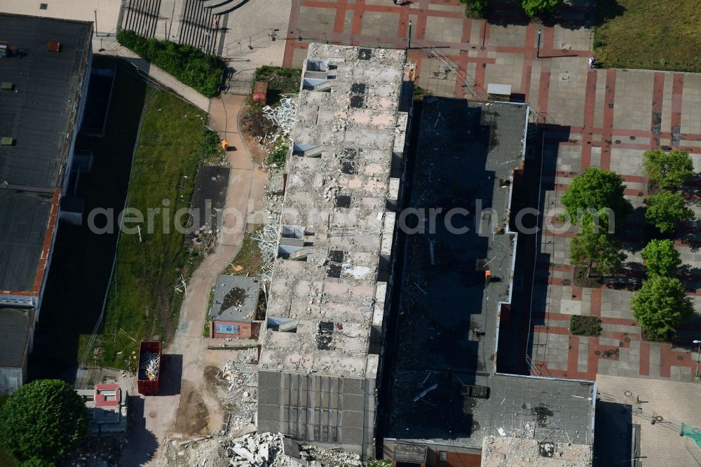 Aerial image Schwerin - Dismantling of high-rise buildings on Berliner Platz in Schwerin in the state Mecklenburg - Western Pomerania, Germany