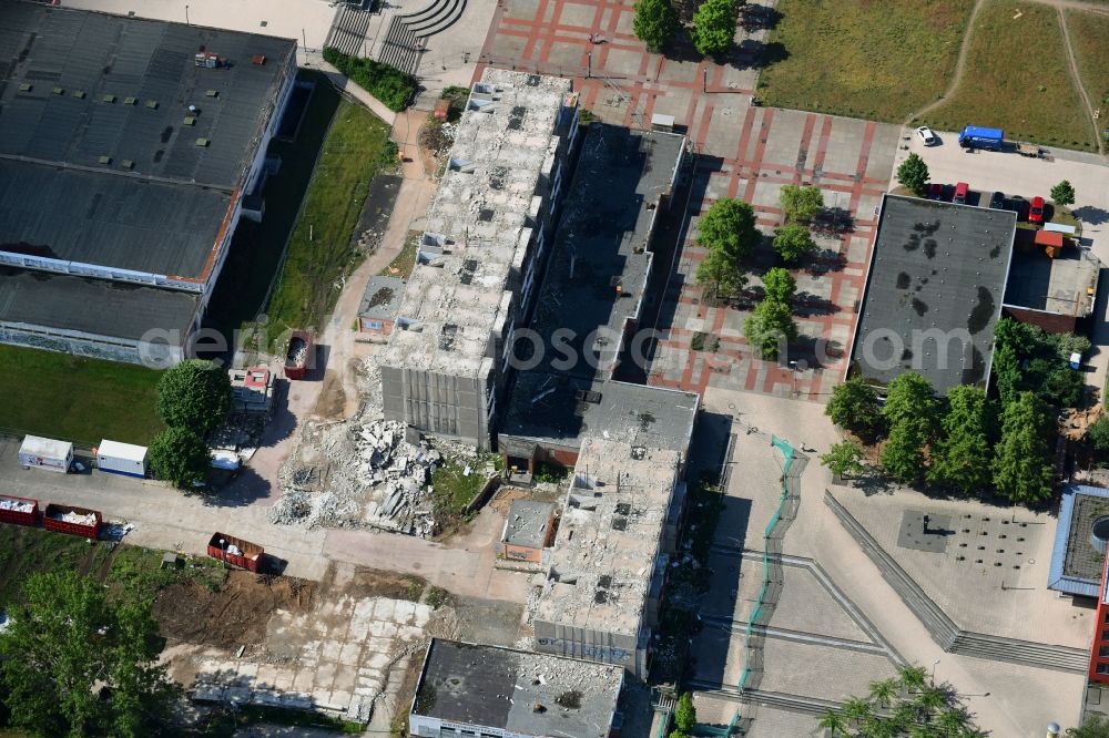 Aerial photograph Schwerin - Dismantling of high-rise buildings on Berliner Platz in Schwerin in the state Mecklenburg - Western Pomerania, Germany