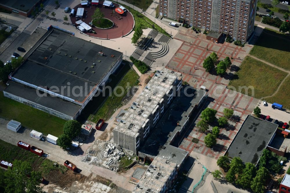 Schwerin from above - Dismantling of high-rise buildings on Berliner Platz in Schwerin in the state Mecklenburg - Western Pomerania, Germany