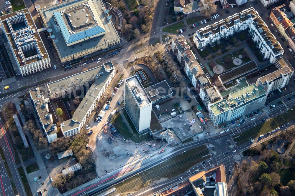 Aerial image Karlsruhe - Dismantling of high-rise buildings Verwaltungsgebaeude Landratsamt on street Beiertheimer Allee in Karlsruhe in the state Baden-Wuerttemberg, Germany