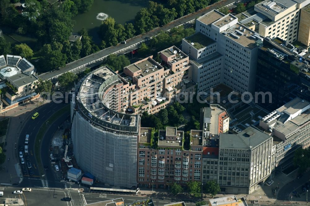 Aerial photograph Berlin - Demolition of the office building at the Budapest street corner of Kurfuerstenstrasse in Berlin, Germany