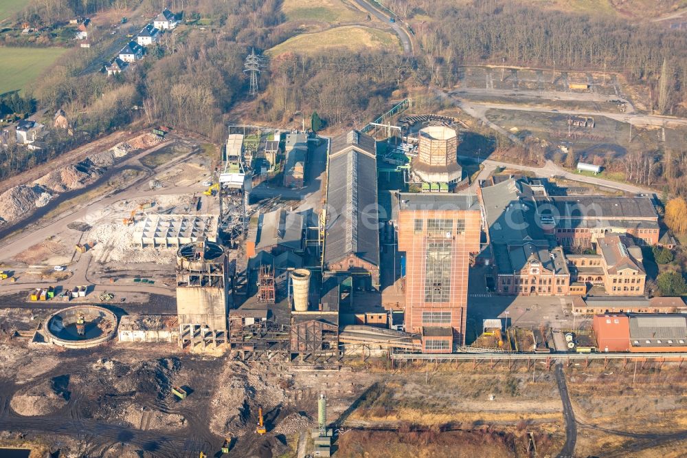 Hamm from above - Demolition and dismantling conveyors and mining pits at the headframe Zeche Heinrich Robert in the district Wiescherhoefen in Hamm in the state North Rhine-Westphalia, Germany