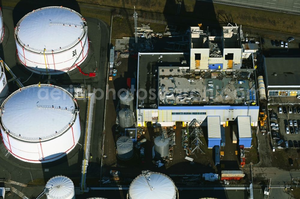 Aerial image Gera - Demolition and dismantling of the decommissioned power plants and exhaust towers of the cogeneration plant Gera Nord in Gera in the state Thuringia, Germany