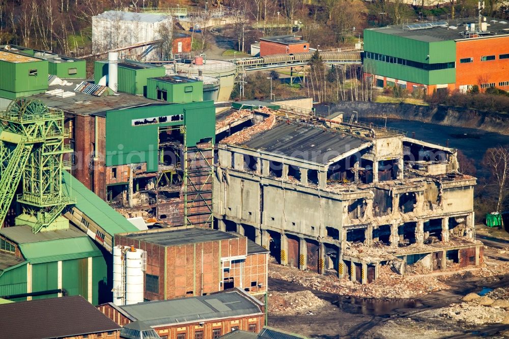 Aerial photograph Kamp-Lintfort - Demolition and dismantling work at the Conveyors and mining pits at the headframe Zeche Friedrich Heinrich Schacht 2 in Kamp-Lintfort in the state North Rhine-Westphalia