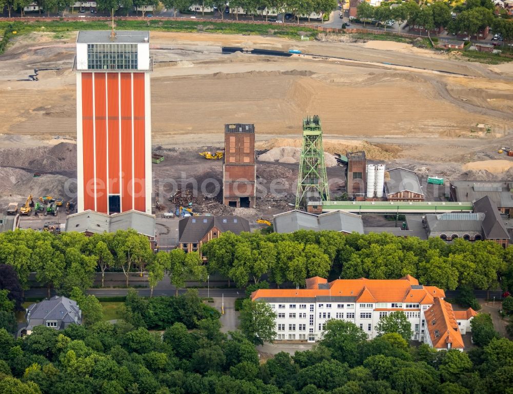 Aerial image Kamp-Lintfort - Demolition and dismantling work at the Conveyors and mining pits at the headframe Zeche Friedrich Heinrich Schacht 2 in Kamp-Lintfort in the state North Rhine-Westphalia