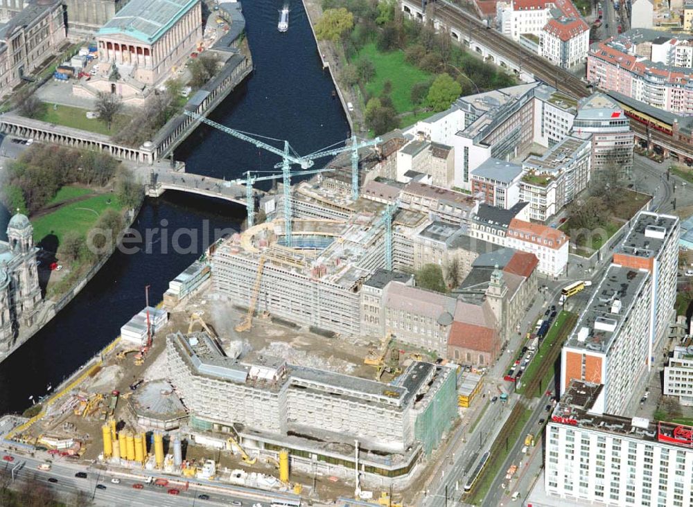 Aerial image Berlin - Abriß des ehem. Palasthotels der SAS gegenüber des Berliner Domes in Berlin - Mitte.