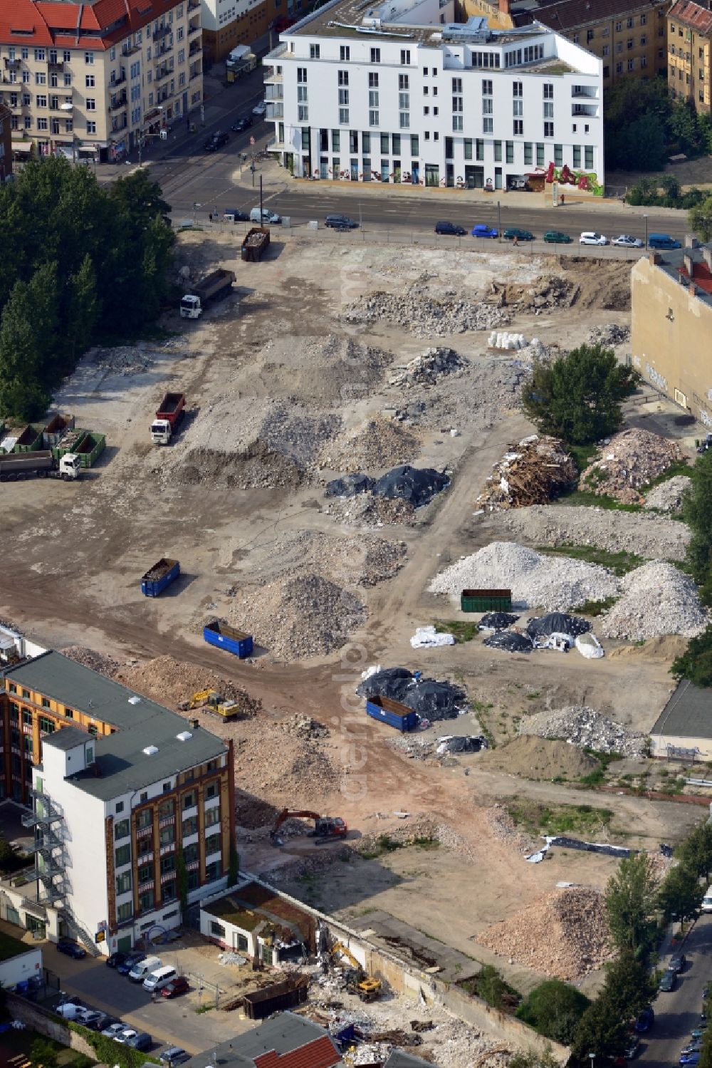 Aerial image Berlin - View at the site of the demolished former company building of the Freudenberg Sealing Products GmbH & Co. in Berlin Friedrichshain at the Boxhagener Street