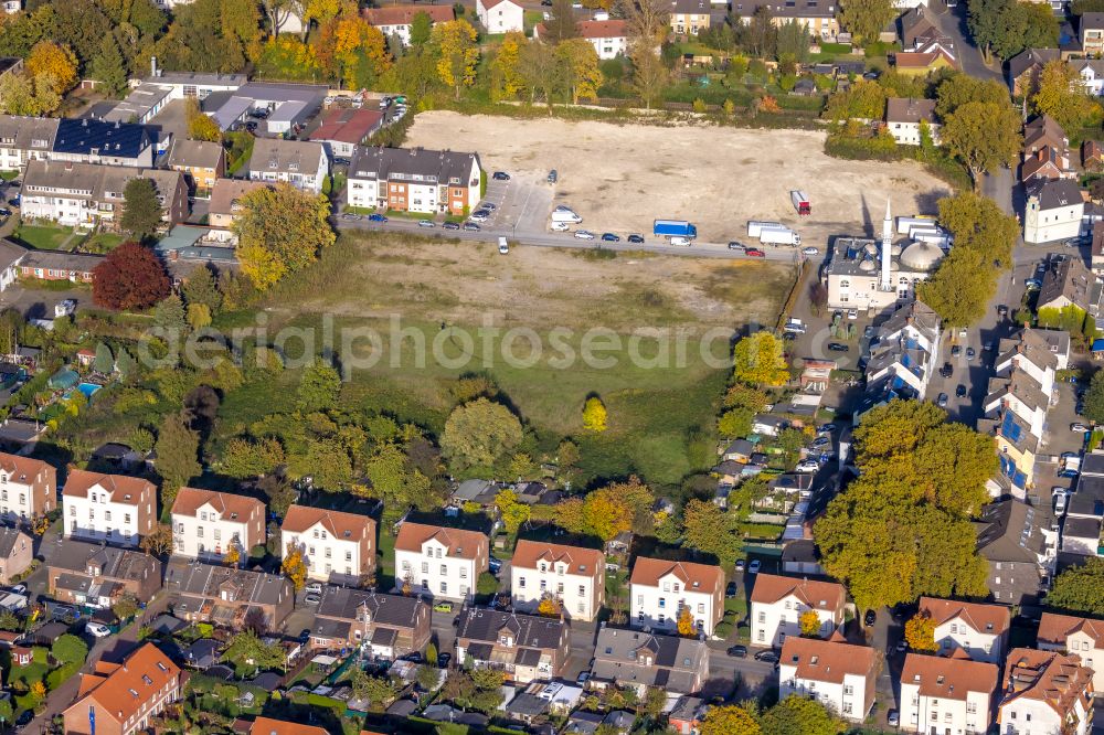 Gladbeck from above - Demolition and disposal work on the remains of the ruins at the building formerly the furniture shop at Wielandstrasse - Bramsfeld in Gladbeck at Ruhrgebiet in the state North Rhine-Westphalia, Germany