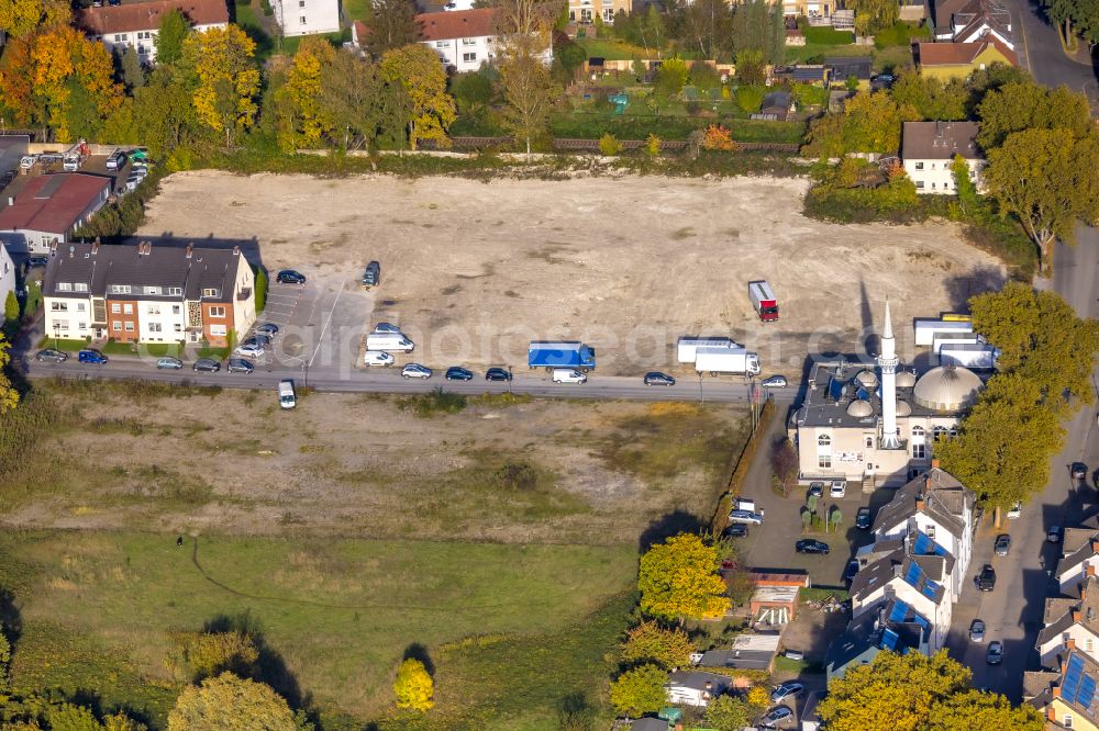 Aerial image Gladbeck - Demolition and disposal work on the remains of the ruins at the building formerly the furniture shop at Wielandstrasse - Bramsfeld in Gladbeck at Ruhrgebiet in the state North Rhine-Westphalia, Germany