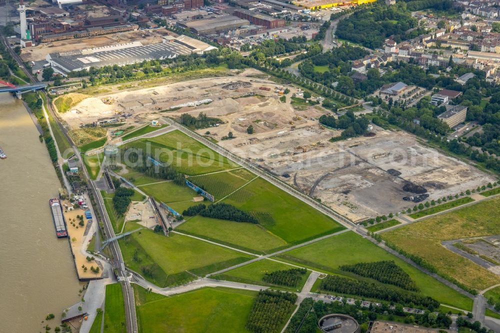 Duisburg from above - Demolition and disposal work on the remains of the ruins of Drahtwalzwerks of ArcelorMittal Hochfeld GmbH on Woerthstrasse for the new building of the Quartier RHEINORT in Duisburg at Ruhrgebiet in the state North Rhine-Westphalia, Germany