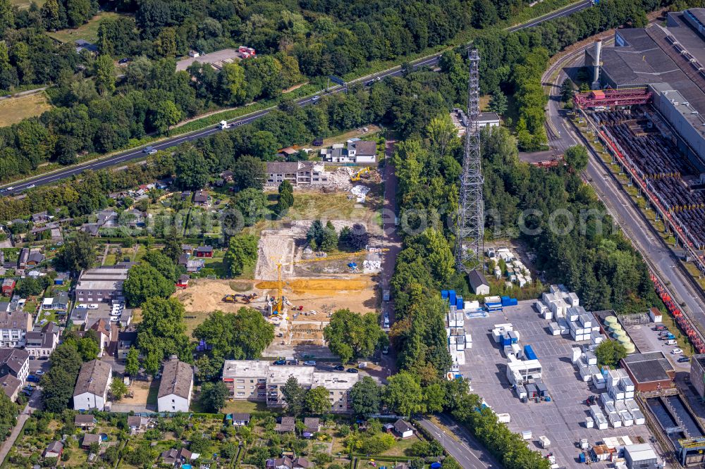 Mülheim an der Ruhr from above - Demolition and disposal work on the remains of the ruins on Gustavstrasse with a construction site in Muelheim on the Ruhr at Ruhrgebiet in the state North Rhine-Westphalia, Germany