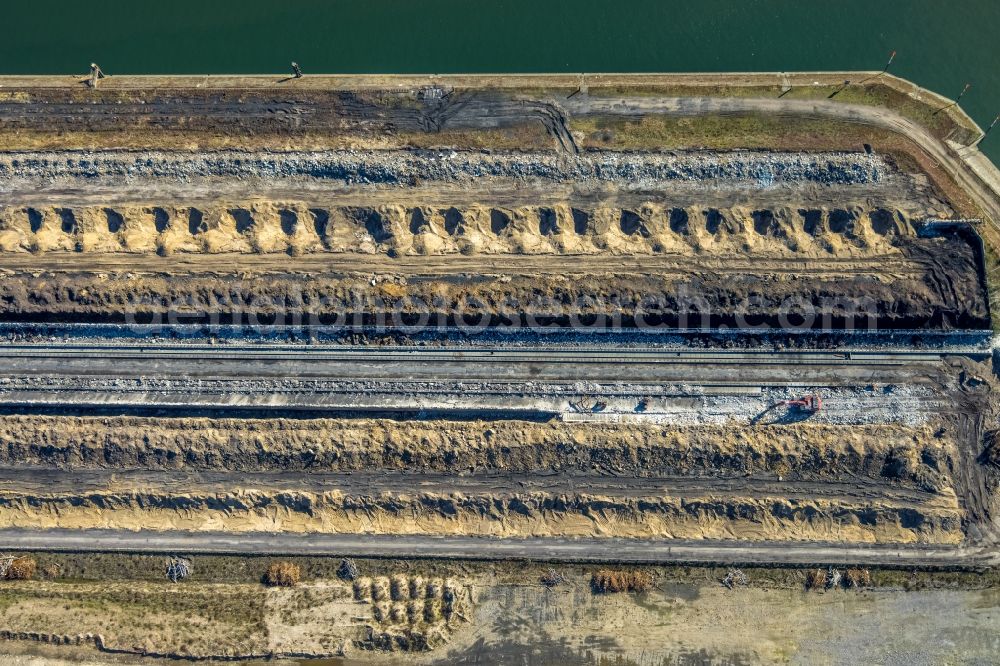 Aerial photograph Duisburg - Demolition and disposal work on the remains of the ruins on the Kohleninsel for the new building of a container terminal in Duisburg at Ruhrgebiet in the state North Rhine-Westphalia, Germany