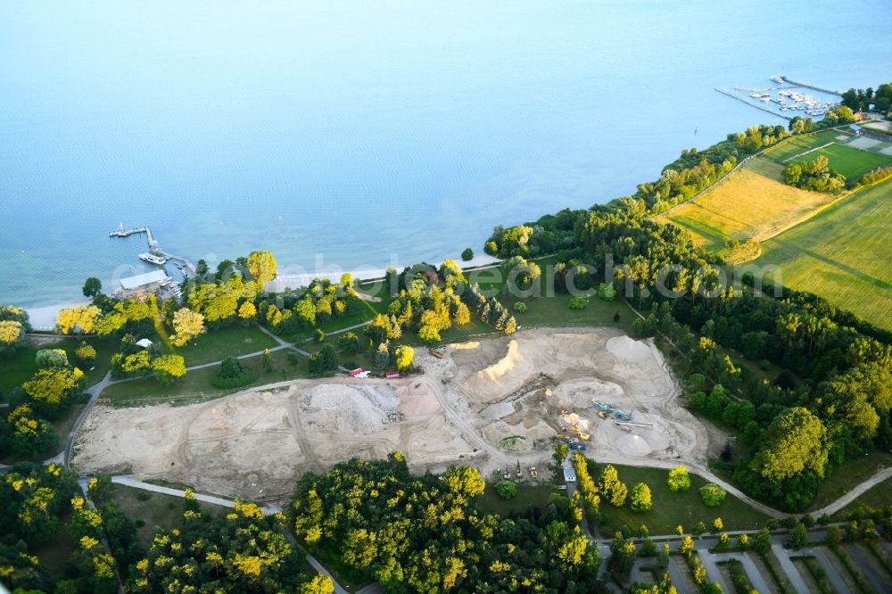 Klink from the bird's eye view: Demolition and disposal work on the remains of the ruins of Mueritz-Hotel on Seeblick in Klink in the state Mecklenburg - Western Pomerania, Germany