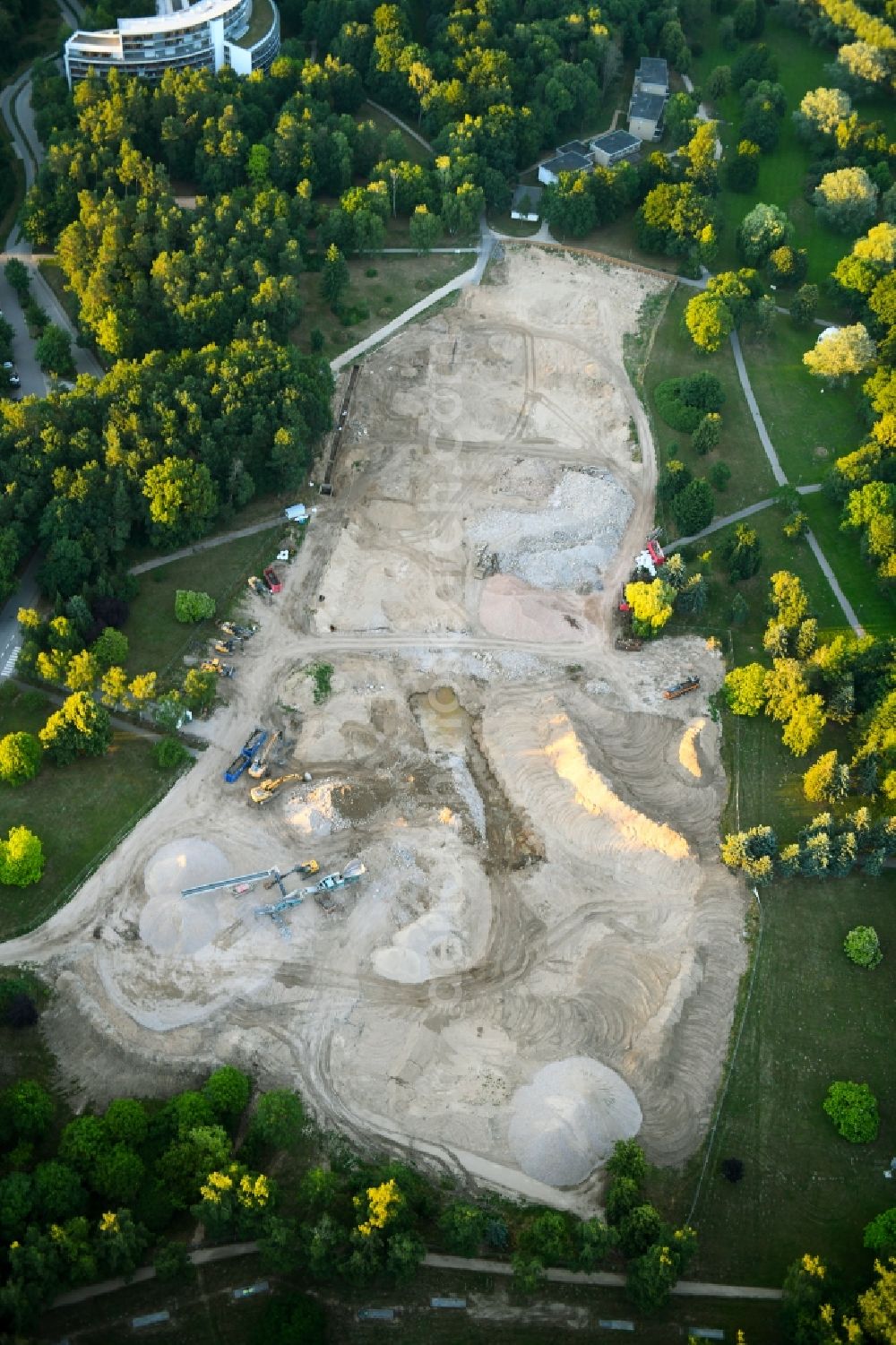 Aerial photograph Klink - Demolition and disposal work on the remains of the ruins of Mueritz-Hotel on Seeblick in Klink in the state Mecklenburg - Western Pomerania, Germany