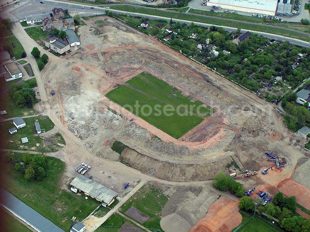 Magdeburg-Brückfeld from the bird's eye view: Abriß der Heimstätte des 1. FCM , dem Ernst-Grube-Stadion in Magdeburg-Brückfeld. An dieser Stelle entsteht zurzeit eine neue länderspieltaugliche Arena mit einem Fassungsvermögen von 25.000 Zuschauern