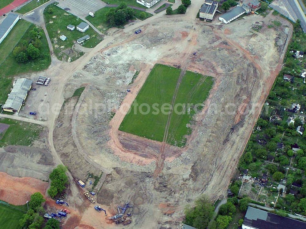 Aerial photograph Magdeburg-Brückfeld - Abriß der Heimstätte des 1. FCM , dem Ernst-Grube-Stadion in Magdeburg-Brückfeld. An dieser Stelle entsteht zurzeit eine neue länderspieltaugliche Arena mit einem Fassungsvermögen von 25.000 Zuschauern