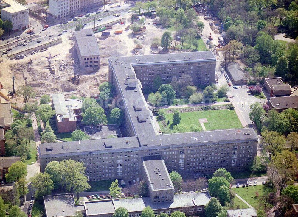 Berlin - Friedrichshain from above - Abriß der Poliklinik am Krankenhaus Friedrichshain in Berlin-Friedrichshain.