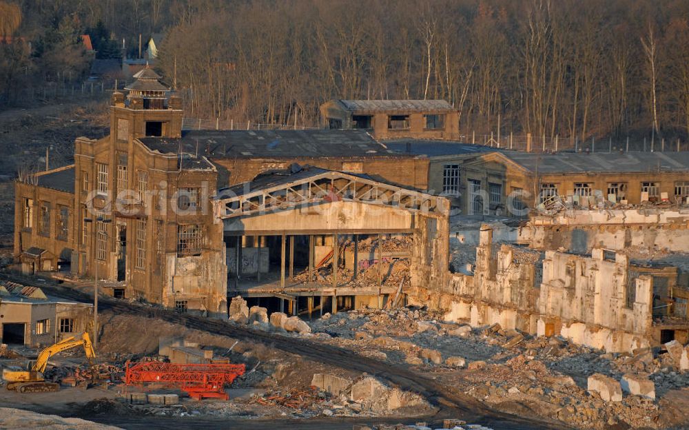 Aerial image Muldenstein - Abriss des Fabrikgeländes der Rohrwerke in Muldenstein bei Bitterfeld. Der hier ansässige VEB Rohrwerke Bitterfeld produzierte zu DDR-Zeiten u.a. Rohre für die Erdöl-Pipeline Freundschaft . Der Nachfolger Rohrwerke Muldenstein GmbH produzierte hier noch bis zum Jahr 2000. Demolition of the factory site for steel pipes in Muldenstein near Bitterfeld. The former VEB Rohrwerke Bitterfeld produced i.a. pipes for the oil pipeline Friendship from the Soviet Union to Central Europe. The successor Rohrwerke Muldenstein GmbH produced here until 2000.