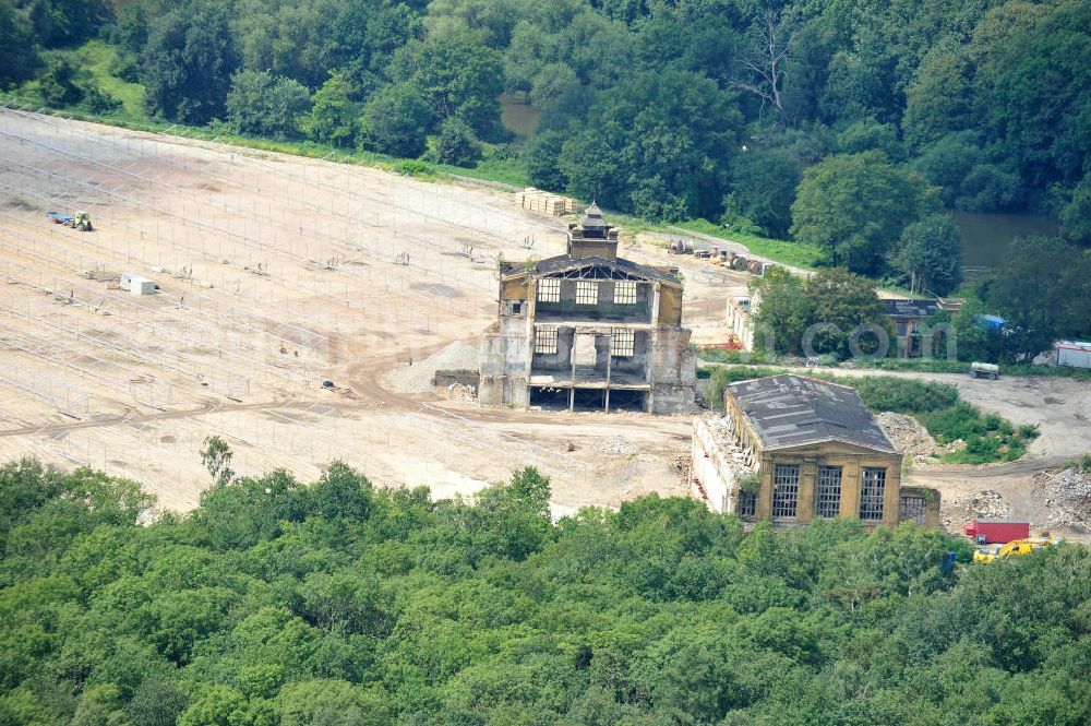 Muldenstein from above - Blick auf die Ruinen der Abrißarbeiten des ehemaligen Rohrwerkes Muldenstein. Auf dem ehemaligen Industriegebiet enstehen derzeit Solarfelder / Solarkraftwerke der FBS Solar-Projekt GmbH zur Stromversorgung.