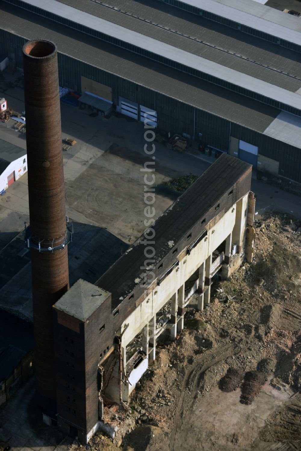 Aerial photograph Holzweißig - Demolition of the ruins of the former pipe works Holzweißig in Saxony-Anhalt