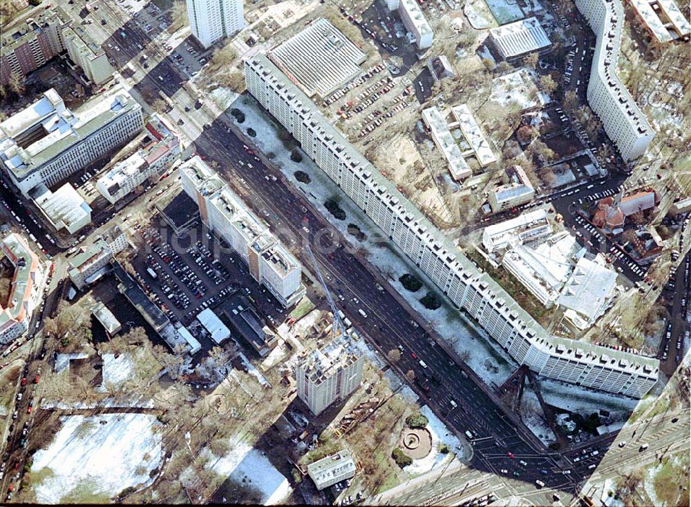 Aerial image Berlin-LICHTENBERG - Abriß des Wohnhochhauses der HoWoGe Wohnungsbaugesellschaft mbH an der Frankfurter Allee 135 in Berlin- Lichtenberg durch die Firma HALTER.