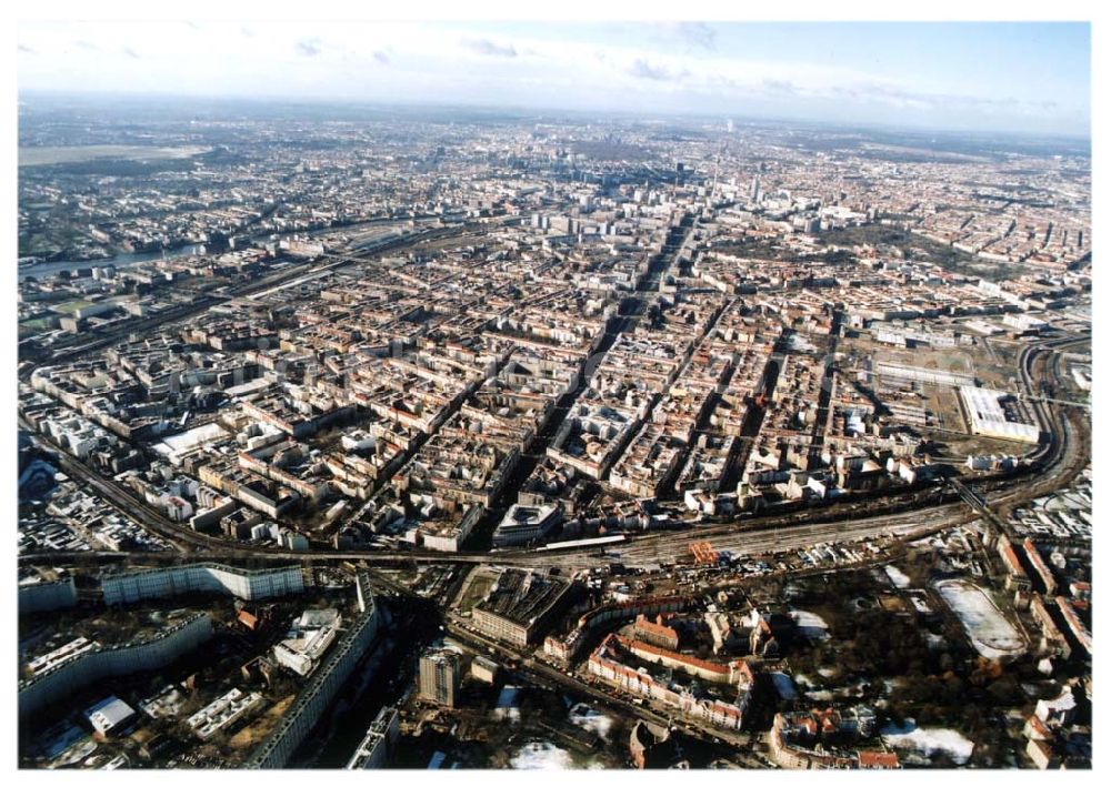 Aerial photograph Berlin-LICHTENBERG - Abriß des Wohnhochhauses der HoWoGe Wohnungsbaugesellschaft mbH an der Frankfurter Allee 135 in Berlin- Lichtenberg durch die Firma HALTER.