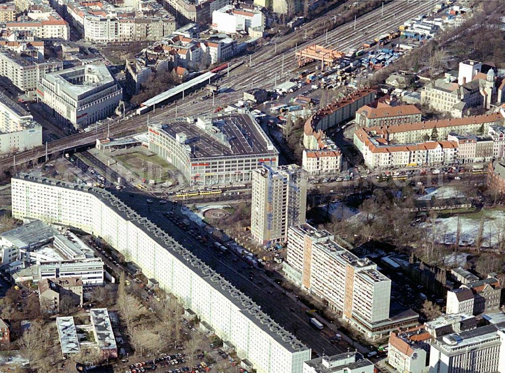 Aerial image Berlin-LICHTENBERG - Abriß des Wohnhochhauses der HoWoGe Wohnungsbaugesellschaft mbH an der Frankfurter Allee 135 in Berlin- Lichtenberg durch die Firma HALTER.