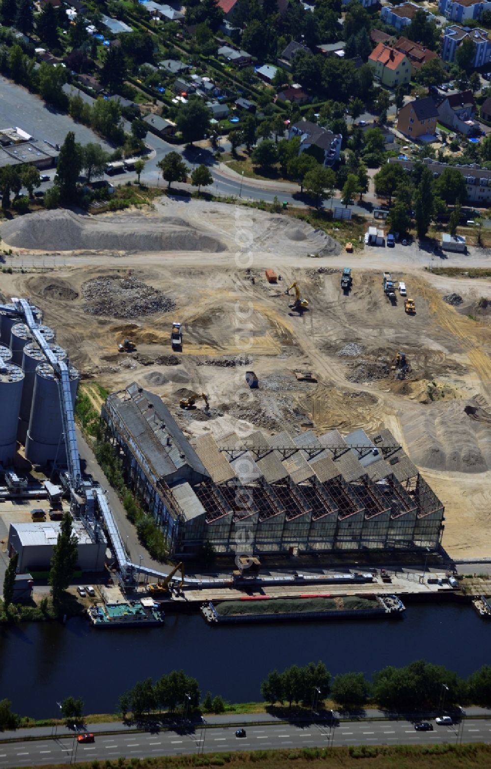 Berlin from above - Demolition work on the former industrial site on the banks of the Teltow Canal in Neukölln district in Berlin