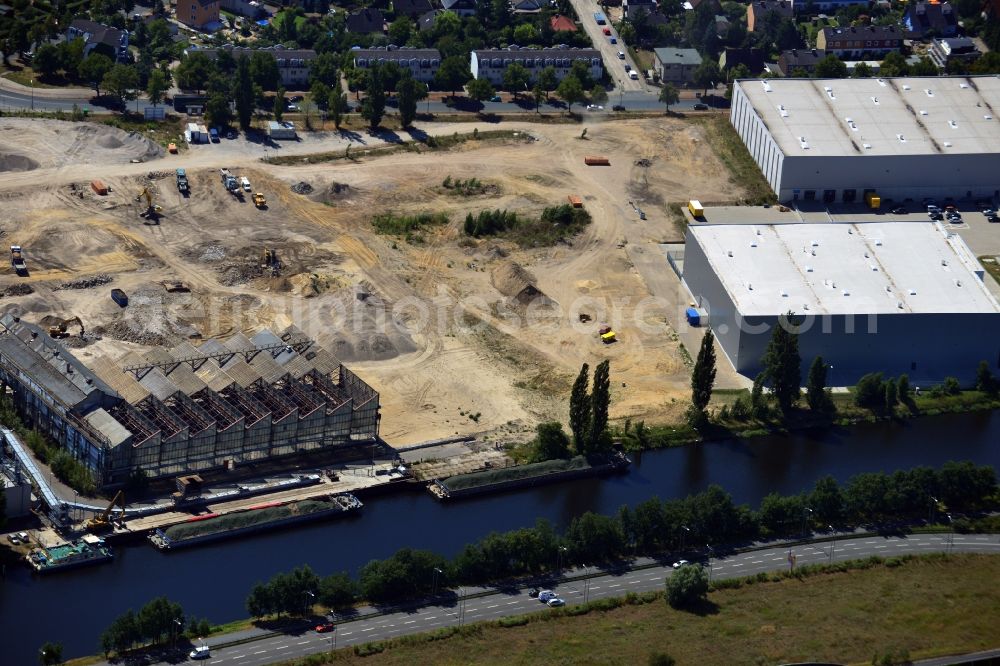 Berlin from the bird's eye view: Demolition work on the former industrial site on the banks of the Teltow Canal in Neukölln district in Berlin