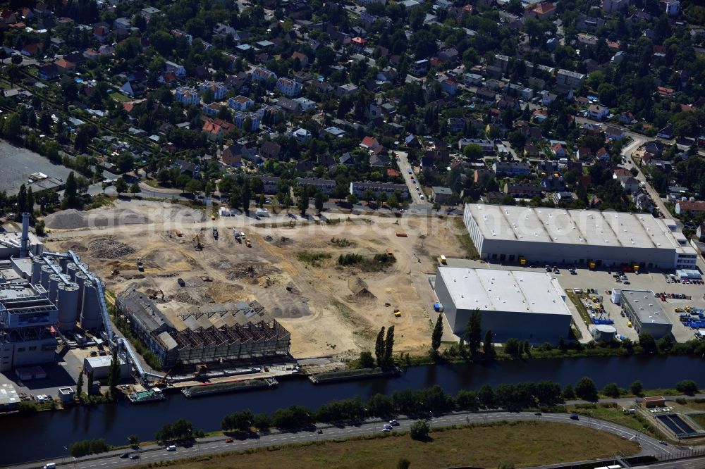 Aerial photograph Berlin - Demolition work on the former industrial site on the banks of the Teltow Canal in Neukölln district in Berlin