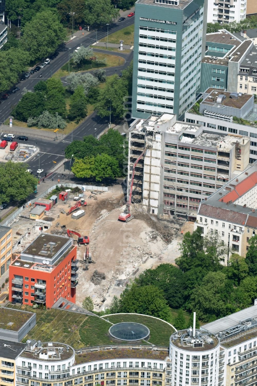 Aerial photograph Berlin - Demolition work on Construction site for the new building of commercial and office buildings and apartments in Berlin, Germany