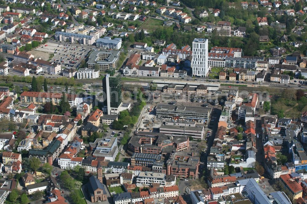 Aerial photograph Lörrach - Demolition area of office buildings of the postal service in the city center with the high-rise buildings of the town hall and of the Steigenberger Hotel in Loerrach in the state Baden-Wuerttemberg, Germany