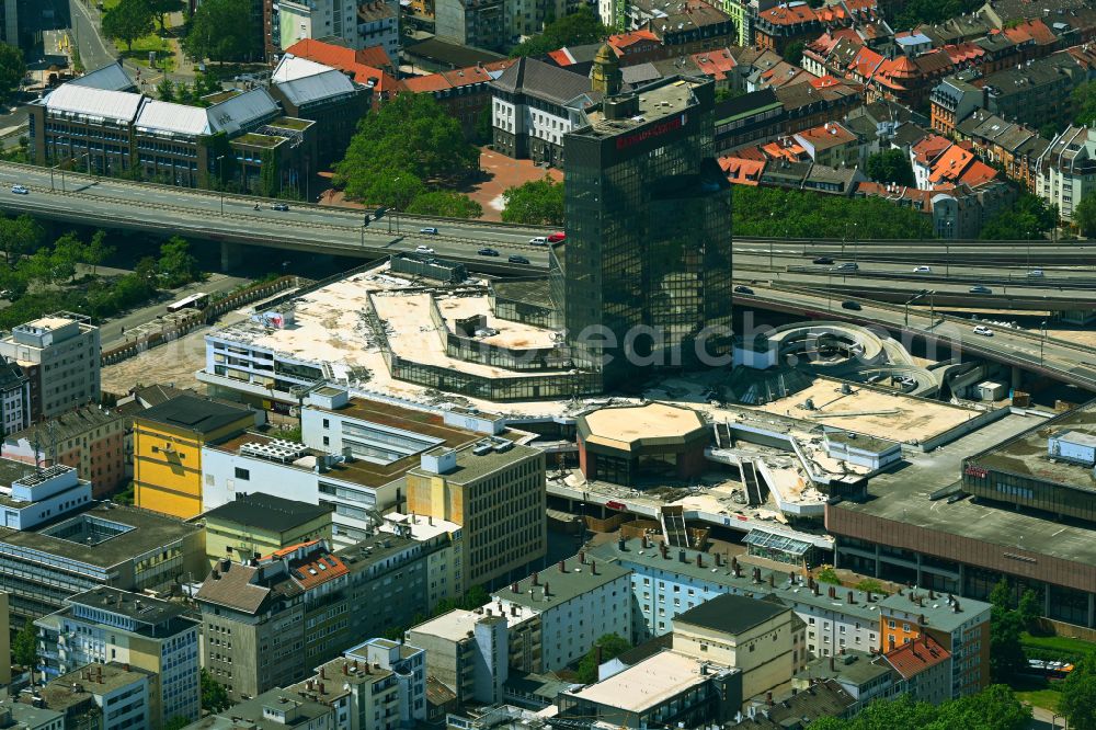 Ludwigshafen am Rhein from the bird's eye view: Demolition work on the building complex of the former shopping center RATHAUS CENTER on place Rathausplatz in Ludwigshafen am Rhein in the state Rhineland-Palatinate, Germany