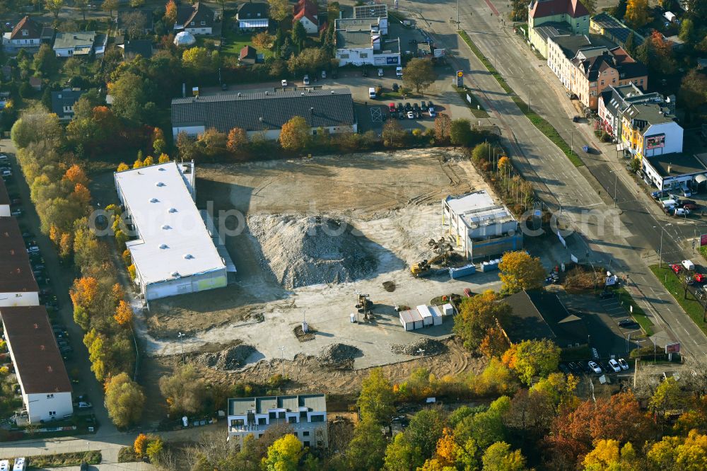 Aerial image Berlin - Demolition work on the building complex of the former shopping center REWE and ALDI on street Alt-Kaulsdorf in the district Kaulsdorf in Berlin, Germany