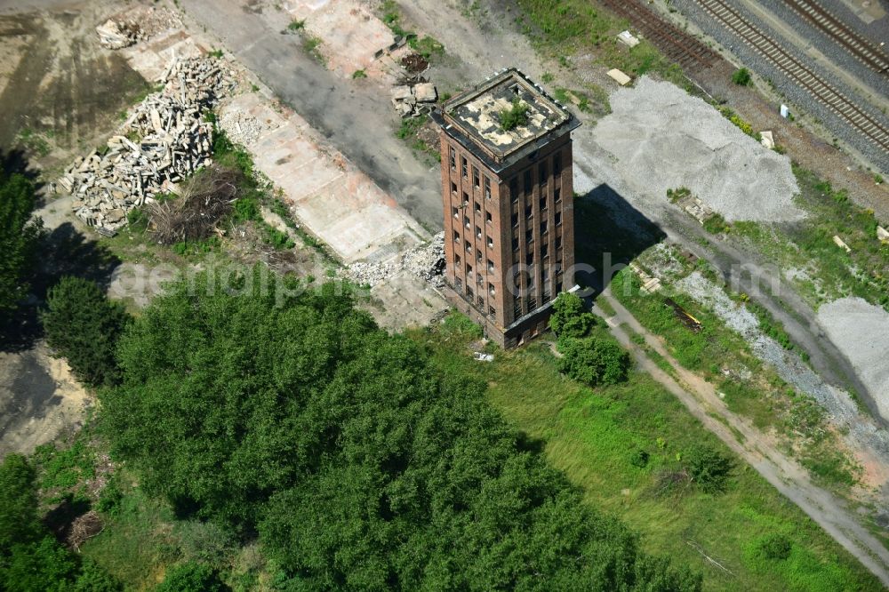 Aerial photograph Halberstadt - Demolition work on the site of the ruins des Bahn- Betriebswerkes in Halberstadt in the state Saxony-Anhalt