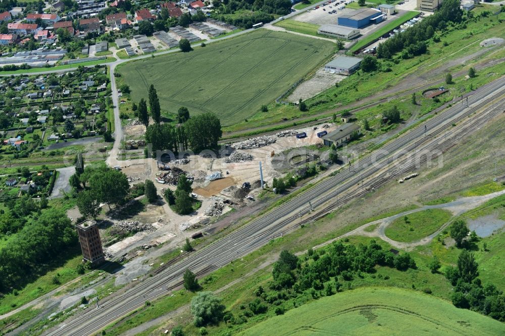 Halberstadt from the bird's eye view: Demolition work on the site of the ruins des Bahn- Betriebswerkes in Halberstadt in the state Saxony-Anhalt