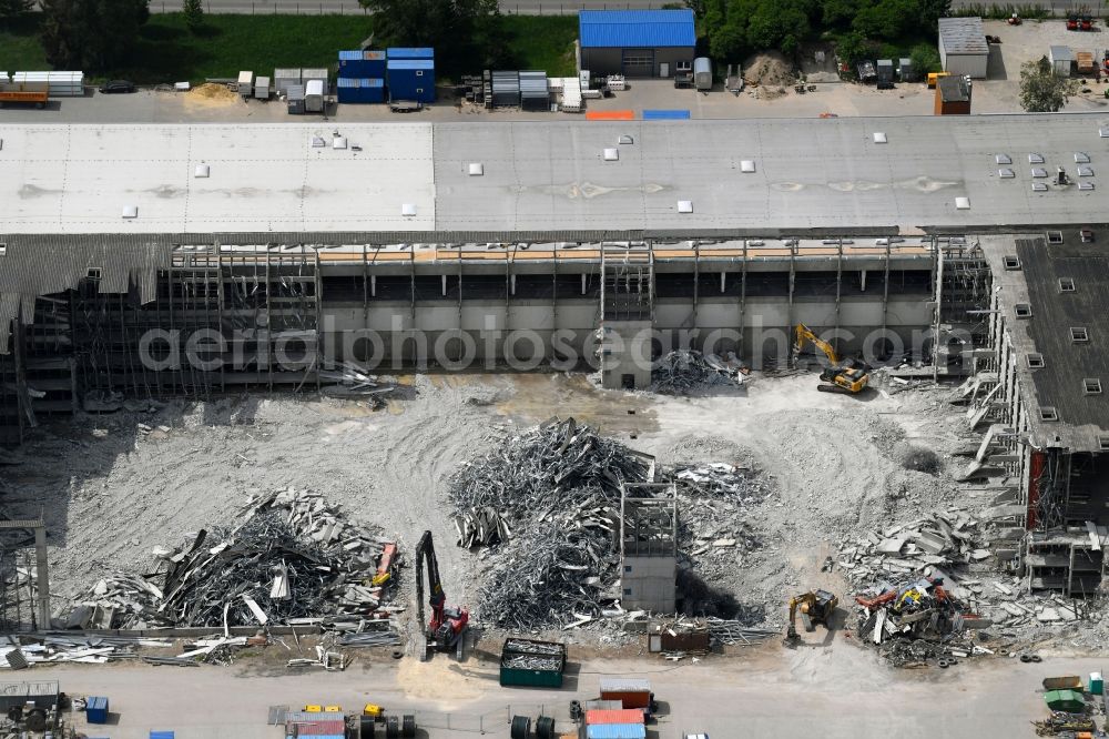 Ingolstadt from the bird's eye view: Demolition work on the site of the Industry- ruins on Bunsenstrasse in Ingolstadt in the state Bavaria, Germany