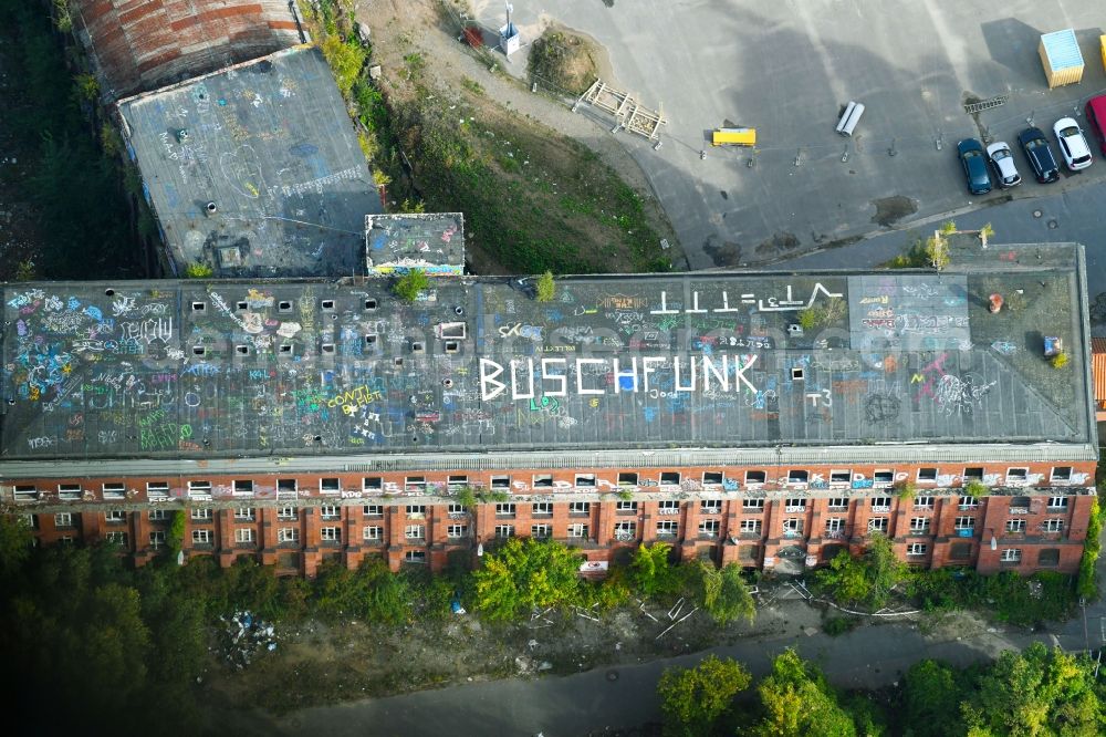 Hannover from above - Demolition work on the site of the Industry- ruins Conti on Kanalstrasse in the district Linden-Limmer in Hannover in the state Lower Saxony, Germany