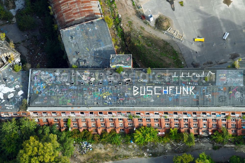 Aerial image Hannover - Demolition work on the site of the Industry- ruins Conti on Kanalstrasse in the district Linden-Limmer in Hannover in the state Lower Saxony, Germany