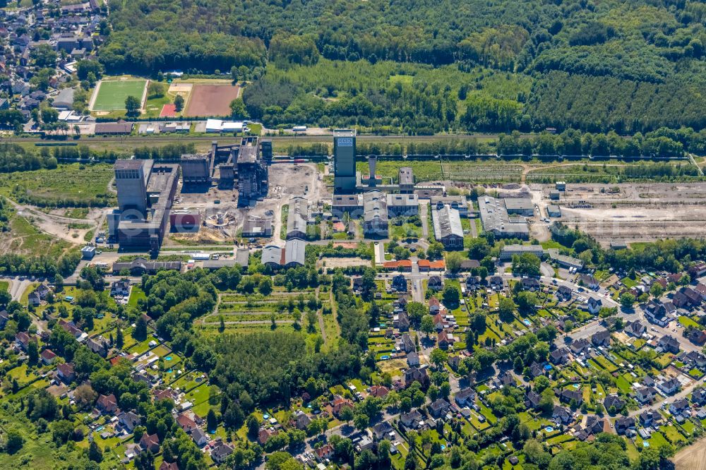 Aerial photograph Gelsenkirchen - Demolition work on the site of the Industry- ruins of DSK Bergwerk Lippe in the district Westerhold in Gelsenkirchen at Ruhrgebiet in the state North Rhine-Westphalia, Germany