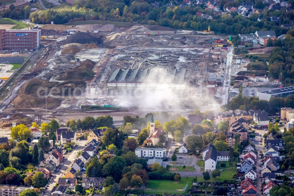 Aerial photograph Bochum - Demolition work on the site of the Industry- ruins the formerly OPEL- factoryes in the district Laer in Bochum in the state North Rhine-Westphalia, Germany