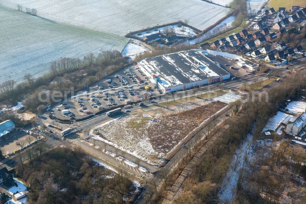 Heiligenhaus from above - Demolition work on the site of the Industry- ruins Stadtpforte Hetterscheidt in the district Hetterscheidt in Heiligenhaus in the state North Rhine-Westphalia