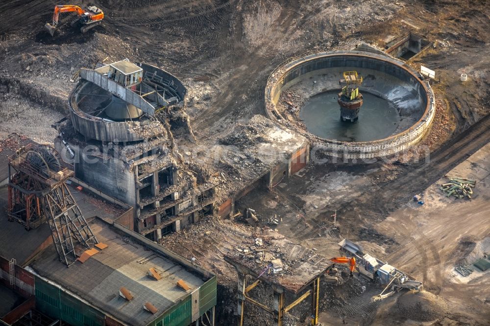 Aerial image Hamm - Demolition work on the site of the Industry- ruins Zeche Heinrich Robert in Hamm in the state North Rhine-Westphalia, Germany