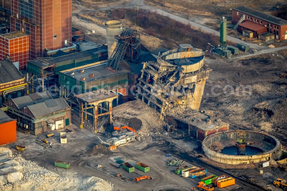 Hamm from above - Demolition work on the site of the Industry- ruins Zeche Heinrich Robert in Hamm in the state North Rhine-Westphalia, Germany