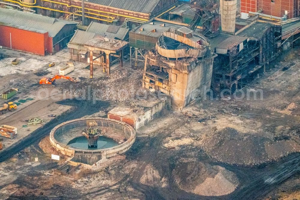 Aerial image Hamm - Demolition work on the site of the Industry- ruins Zeche Heinrich Robert in Hamm in the state North Rhine-Westphalia, Germany